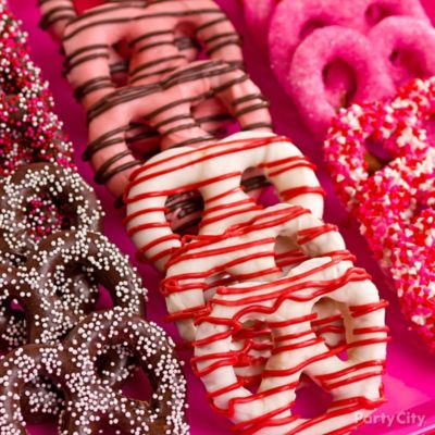 Valentines Day Dipped Pretzels Idea Valentines Day Treat Ideas